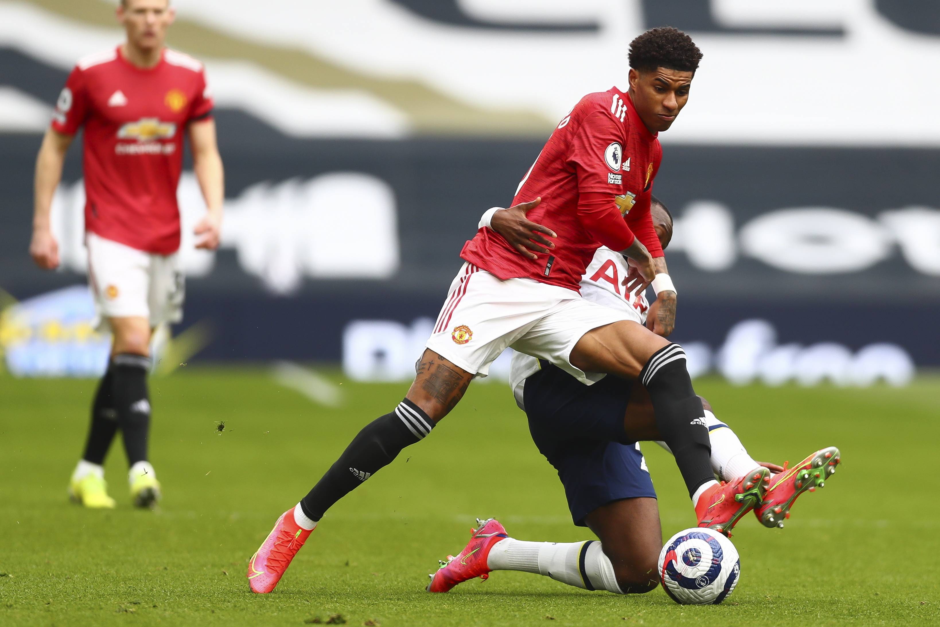 现了他对自 现了他对自